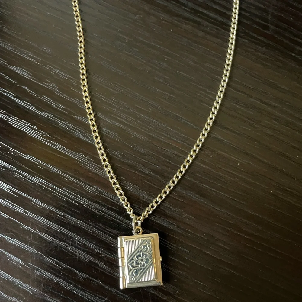 Silver Vintage Children’s Locket Necklace